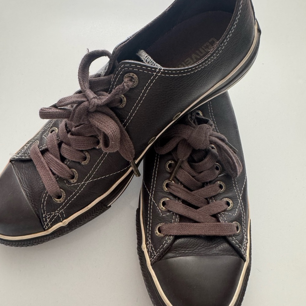 Men's Converse Low-Top Brown Sneakers